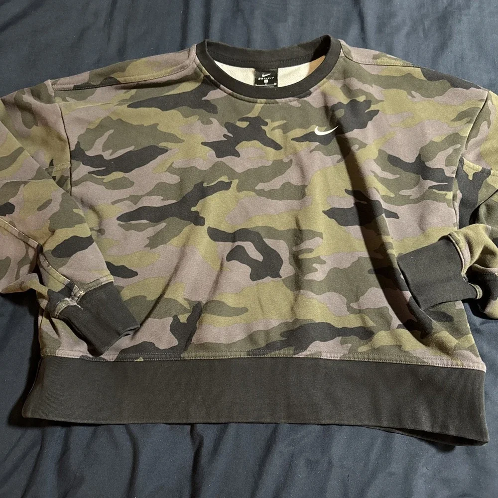 Nike Sportswear Long Sleeve Cropped Sweatshirt Oversized Women S Camo DJ0761-082